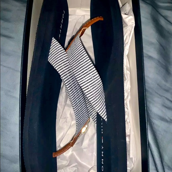 TOMMY HILFIGER TWCRESPO CANVAS FLIP FLOPS SIZE 10M - Picture 3 of 5